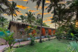 Amadi Beach Front Resort - Mandrem - Goa