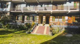 Pine Shadow Retreat - Hadimba Temple Rd - Manali