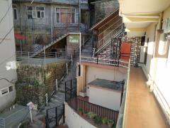 Captain B and B - Kachi Ghati - Shimla