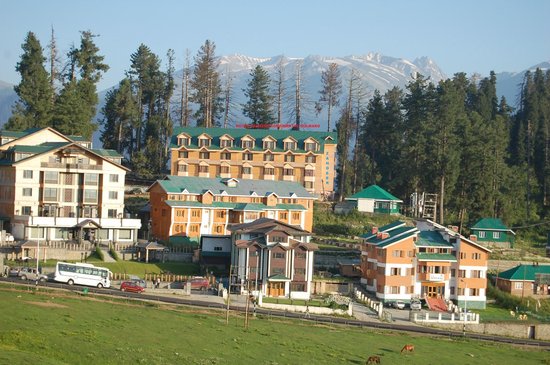 Hotel Zahgeer Continental - Gulmarg Image