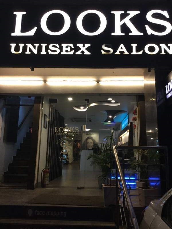 Looks Salon - Sector 18 - Noida Image